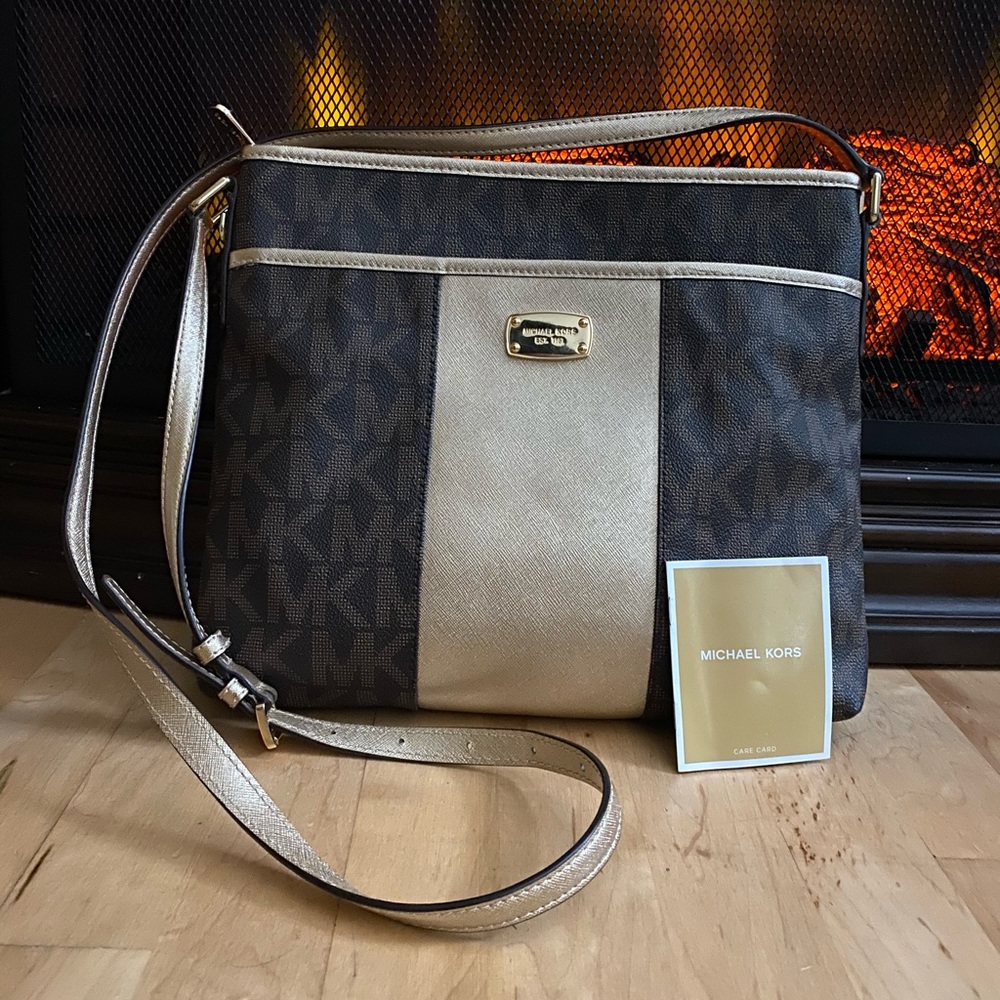 Michael Kors Shoulder/side logo purse
